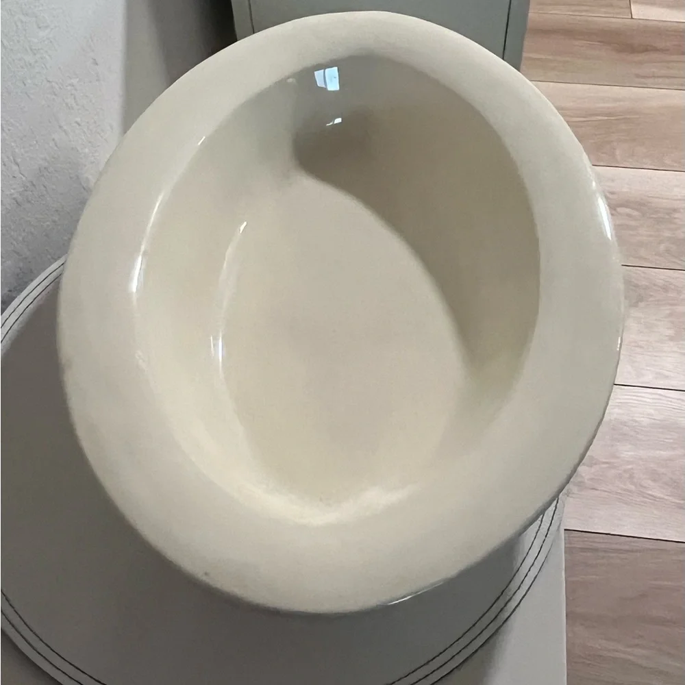 Set of Cream Oval Serving Bowls